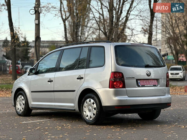 Сірий Фольксваген Туран, об'ємом двигуна 1.6 л та пробігом 196 тис. км за 8199 $, фото 31 на Automoto.ua