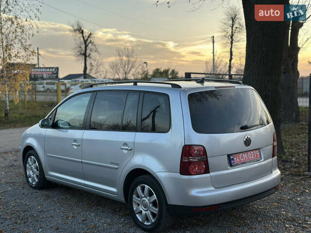 Серый Фольксваген Туран, объемом двигателя 1.6 л и пробегом 236 тыс. км за 8200 $, фото 16 на Automoto.ua