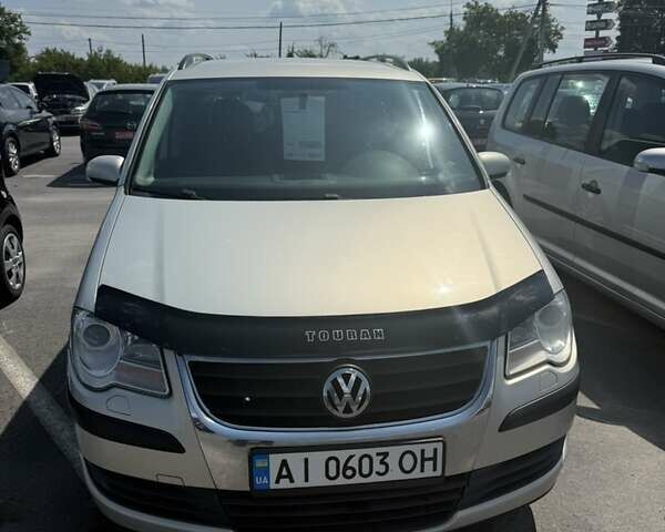 Серый Фольксваген Туран, объемом двигателя 1.9 л и пробегом 344 тыс. км за 6500 $, фото 7 на Automoto.ua
