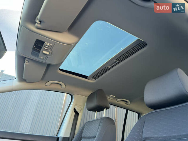 Серый Фольксваген Туран, объемом двигателя 1.4 л и пробегом 188 тыс. км за 6000 $, фото 71 на Automoto.ua