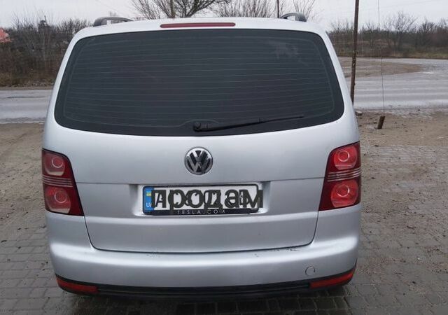Сірий Фольксваген Туран, об'ємом двигуна 14 л та пробігом 299 тис. км за 7000 $, фото 3 на Automoto.ua