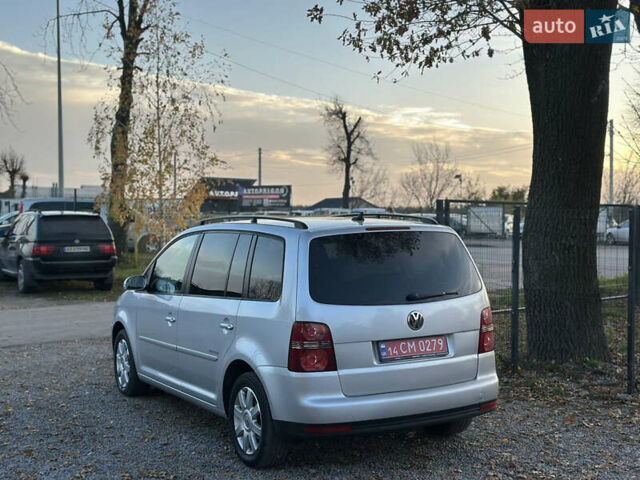 Серый Фольксваген Туран, объемом двигателя 1.6 л и пробегом 236 тыс. км за 8200 $, фото 12 на Automoto.ua