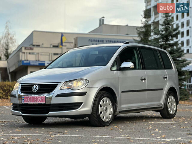 Сірий Фольксваген Туран, об'ємом двигуна 1.6 л та пробігом 196 тис. км за 8199 $, фото 25 на Automoto.ua