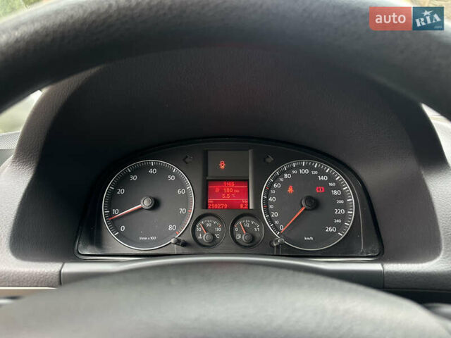 Серый Фольксваген Туран, объемом двигателя 1.6 л и пробегом 210 тыс. км за 7350 $, фото 40 на Automoto.ua