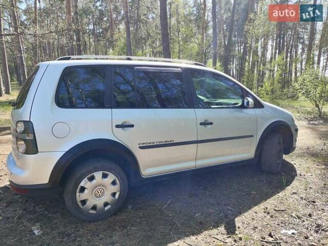 Сірий Фольксваген Туран, об'ємом двигуна 1.39 л та пробігом 228 тис. км за 6400 $, фото 2 на Automoto.ua