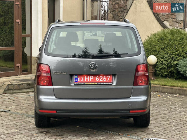 Серый Фольксваген Туран, объемом двигателя 1.6 л и пробегом 210 тыс. км за 7350 $, фото 19 на Automoto.ua