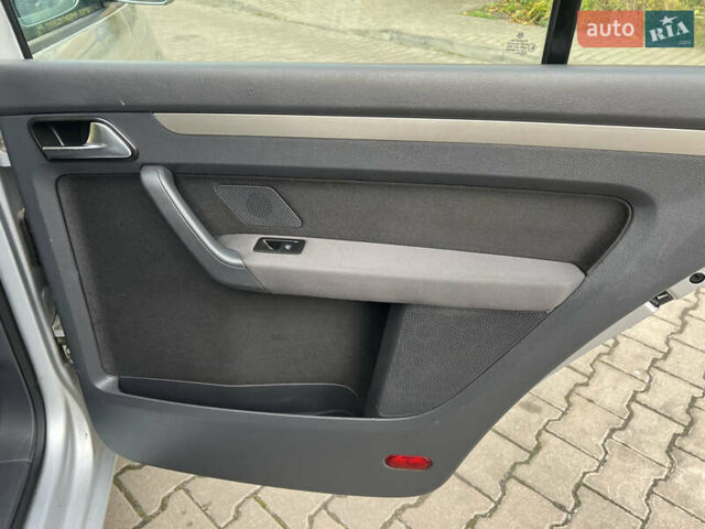 Сірий Фольксваген Туран, об'ємом двигуна 1.4 л та пробігом 193 тис. км за 6500 $, фото 59 на Automoto.ua