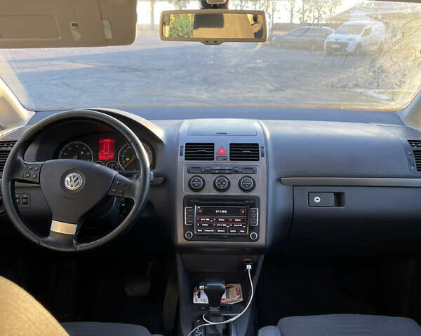 Серый Фольксваген Туран, объемом двигателя 1.39 л и пробегом 196 тыс. км за 7700 $, фото 13 на Automoto.ua