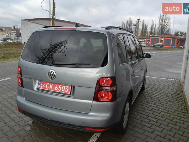 Серый Фольксваген Туран, объемом двигателя 1.6 л и пробегом 176 тыс. км за 8550 $, фото 7 на Automoto.ua