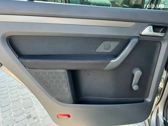 Серый Фольксваген Туран, объемом двигателя 1.6 л и пробегом 254 тыс. км за 7590 $, фото 30 на Automoto.ua