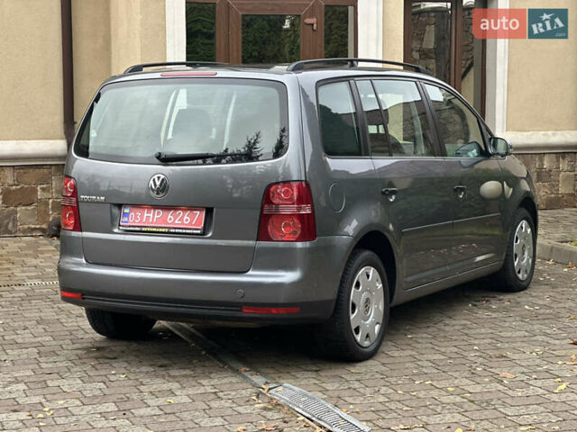 Серый Фольксваген Туран, объемом двигателя 1.6 л и пробегом 210 тыс. км за 7350 $, фото 14 на Automoto.ua