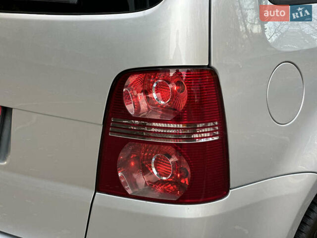 Сірий Фольксваген Туран, об'ємом двигуна 1.6 л та пробігом 196 тис. км за 8199 $, фото 13 на Automoto.ua