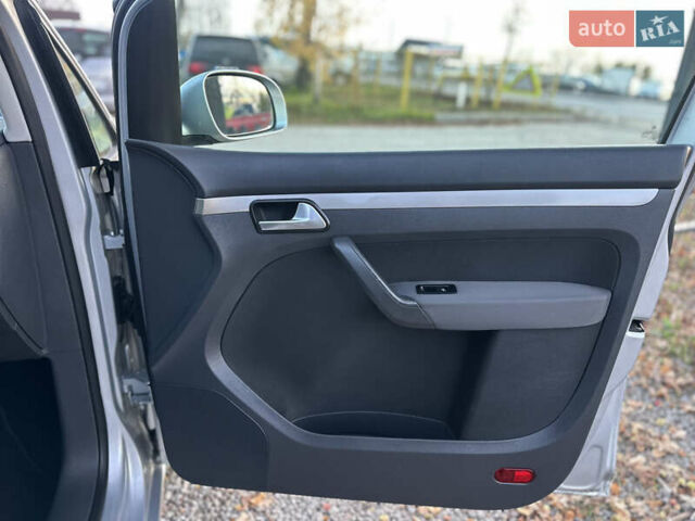 Серый Фольксваген Туран, объемом двигателя 1.6 л и пробегом 236 тыс. км за 8200 $, фото 41 на Automoto.ua