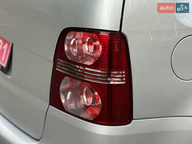 Сірий Фольксваген Туран, об'ємом двигуна 1.6 л та пробігом 196 тис. км за 8199 $, фото 11 на Automoto.ua