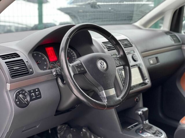 Сірий Фольксваген Туран, об'ємом двигуна 1.4 л та пробігом 207 тис. км за 8299 $, фото 9 на Automoto.ua