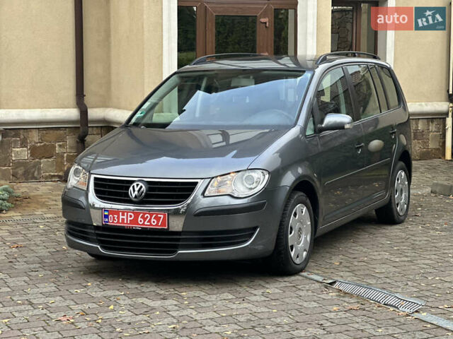 Серый Фольксваген Туран, объемом двигателя 1.6 л и пробегом 210 тыс. км за 7350 $, фото 13 на Automoto.ua