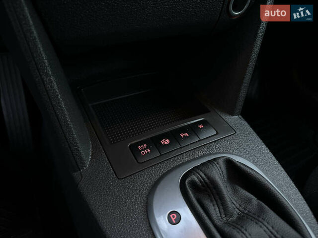 Серый Фольксваген Туран, объемом двигателя 1.4 л и пробегом 230 тыс. км за 7200 $, фото 30 на Automoto.ua