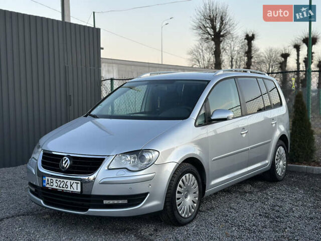 Серый Фольксваген Туран, объемом двигателя 1.4 л и пробегом 230 тыс. км за 7200 $, фото 3 на Automoto.ua