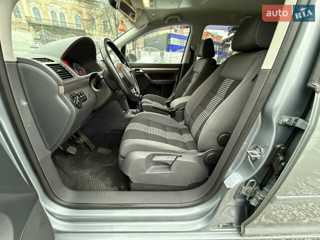 Сірий Фольксваген Туран, об'ємом двигуна 1.4 л та пробігом 189 тис. км за 7400 $, фото 17 на Automoto.ua