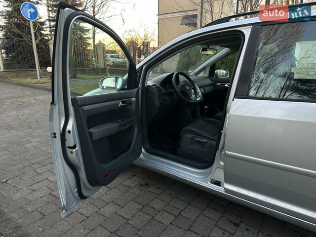 Сірий Фольксваген Туран, об'ємом двигуна 1.6 л та пробігом 211 тис. км за 7350 $, фото 21 на Automoto.ua