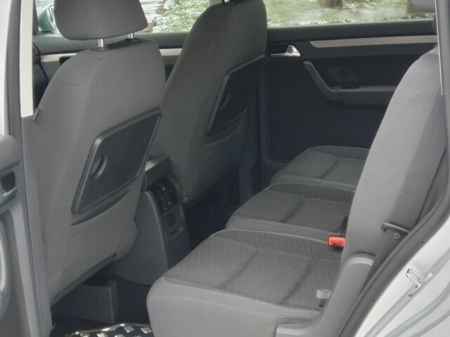 Сірий Фольксваген Туран, об'ємом двигуна 1.9 л та пробігом 224 тис. км за 8990 $, фото 12 на Automoto.ua