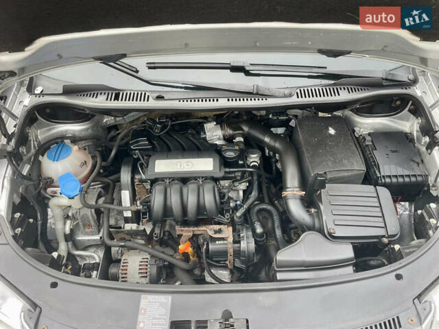 Серый Фольксваген Туран, объемом двигателя 1.6 л и пробегом 220 тыс. км за 8600 $, фото 26 на Automoto.ua