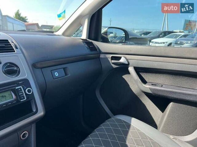 Сірий Фольксваген Туран, об'ємом двигуна 1.6 л та пробігом 254 тис. км за 7590 $, фото 26 на Automoto.ua