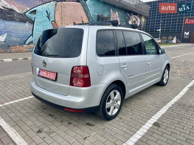 Серый Фольксваген Туран, объемом двигателя 1.6 л и пробегом 220 тыс. км за 8600 $, фото 7 на Automoto.ua