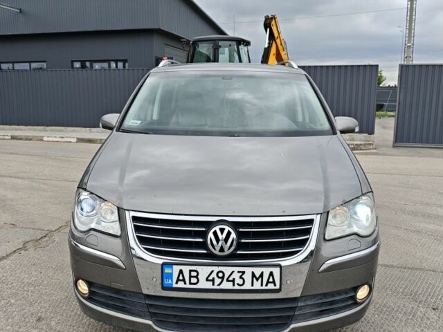 Серый Фольксваген Туран, объемом двигателя 2 л и пробегом 327 тыс. км за 4500 $, фото 4 на Automoto.ua