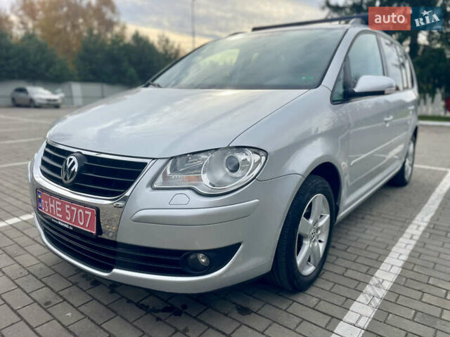 Серый Фольксваген Туран, объемом двигателя 1.6 л и пробегом 220 тыс. км за 8600 $, фото 20 на Automoto.ua