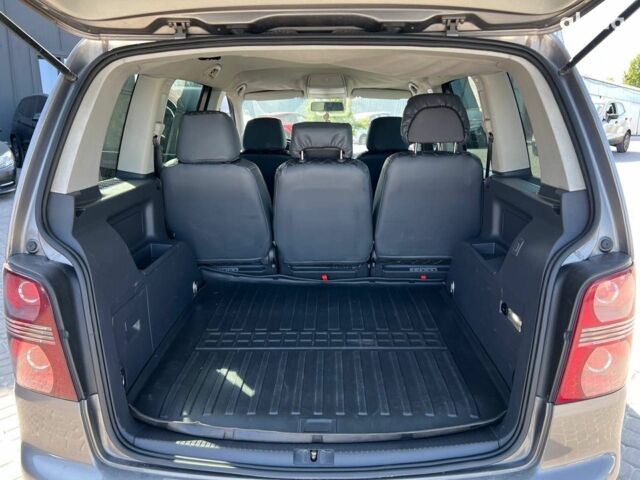 Серый Фольксваген Туран, объемом двигателя 1.6 л и пробегом 254 тыс. км за 7590 $, фото 32 на Automoto.ua