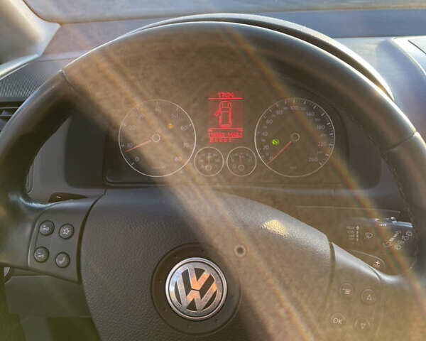 Серый Фольксваген Туран, объемом двигателя 1.39 л и пробегом 196 тыс. км за 7700 $, фото 10 на Automoto.ua