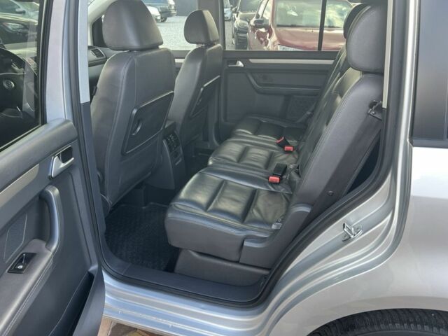 Сірий Фольксваген Туран, об'ємом двигуна 1.4 л та пробігом 220 тис. км за 8850 $, фото 10 на Automoto.ua