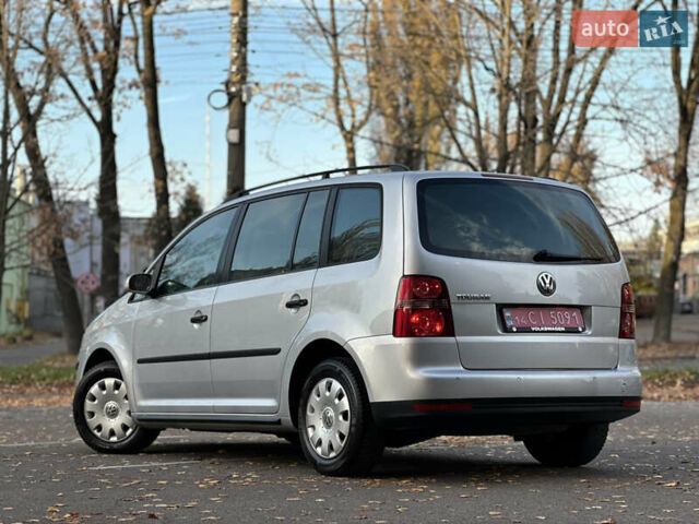 Сірий Фольксваген Туран, об'ємом двигуна 1.6 л та пробігом 196 тис. км за 8199 $, фото 19 на Automoto.ua