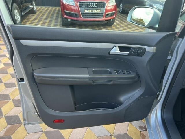 Сірий Фольксваген Туран, об'ємом двигуна 1.4 л та пробігом 220 тис. км за 8850 $, фото 15 на Automoto.ua