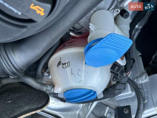 Серый Фольксваген Туран, объемом двигателя 1.4 л и пробегом 142 тыс. км за 8650 $, фото 112 на Automoto.ua