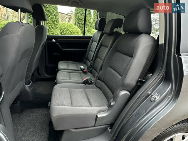 Серый Фольксваген Туран, объемом двигателя 1.6 л и пробегом 210 тыс. км за 7350 $, фото 28 на Automoto.ua