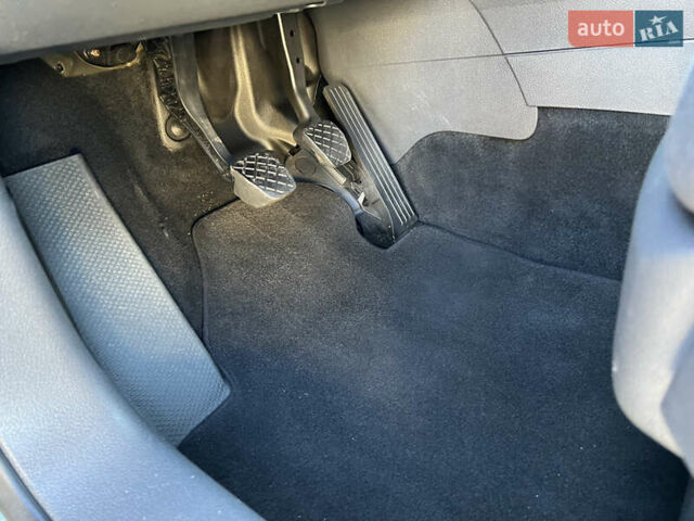 Серый Фольксваген Туран, объемом двигателя 1.4 л и пробегом 188 тыс. км за 6000 $, фото 75 на Automoto.ua