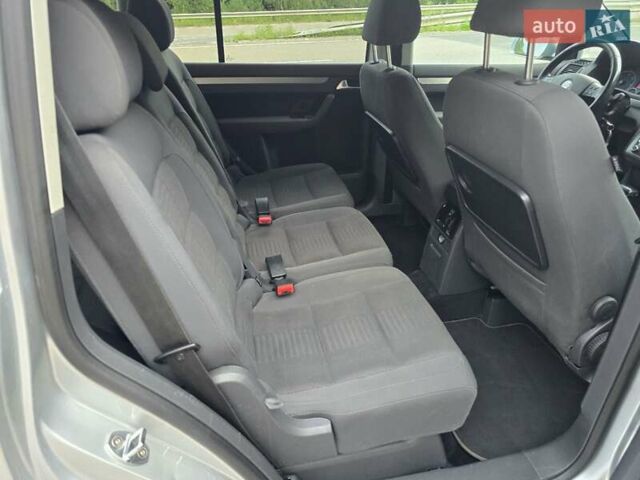 Серый Фольксваген Туран, объемом двигателя 2 л и пробегом 237 тыс. км за 9699 $, фото 35 на Automoto.ua