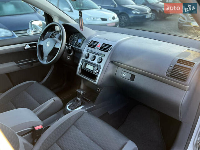 Серый Фольксваген Туран, объемом двигателя 1.4 л и пробегом 175 тыс. км за 7500 $, фото 11 на Automoto.ua