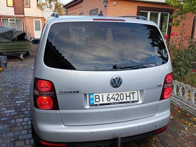 Сірий Фольксваген Туран, об'ємом двигуна 1.4 л та пробігом 215 тис. км за 7500 $, фото 4 на Automoto.ua