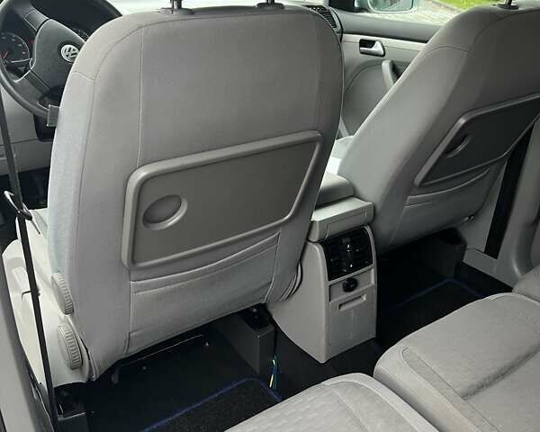 Серый Фольксваген Туран, объемом двигателя 1.6 л и пробегом 185 тыс. км за 8350 $, фото 34 на Automoto.ua