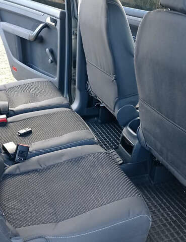 Серый Фольксваген Туран, объемом двигателя 1.6 л и пробегом 251 тыс. км за 6500 $, фото 7 на Automoto.ua