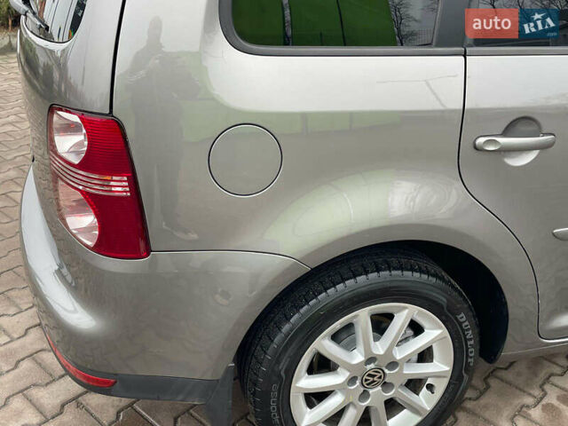 Серый Фольксваген Туран, объемом двигателя 1.6 л и пробегом 196 тыс. км за 8999 $, фото 129 на Automoto.ua