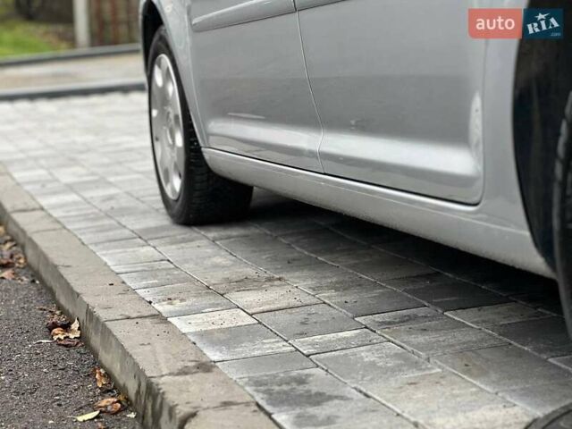 Серый Фольксваген Туран, объемом двигателя 1.6 л и пробегом 198 тыс. км за 8399 $, фото 45 на Automoto.ua