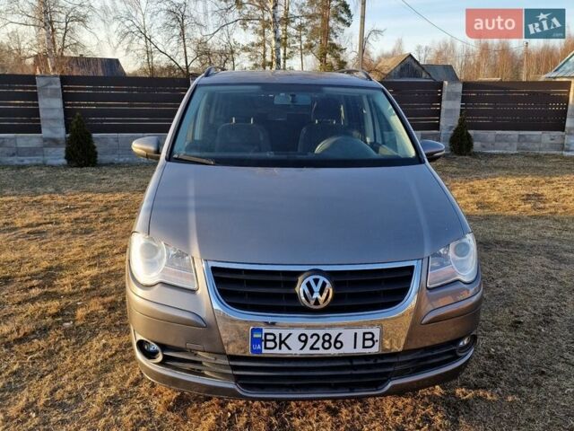 Сірий Фольксваген Туран, об'ємом двигуна 1.4 л та пробігом 229 тис. км за 5100 $, фото 8 на Automoto.ua