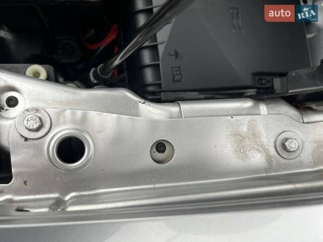 Серый Фольксваген Туран, объемом двигателя 1.6 л и пробегом 198 тыс. км за 8399 $, фото 79 на Automoto.ua