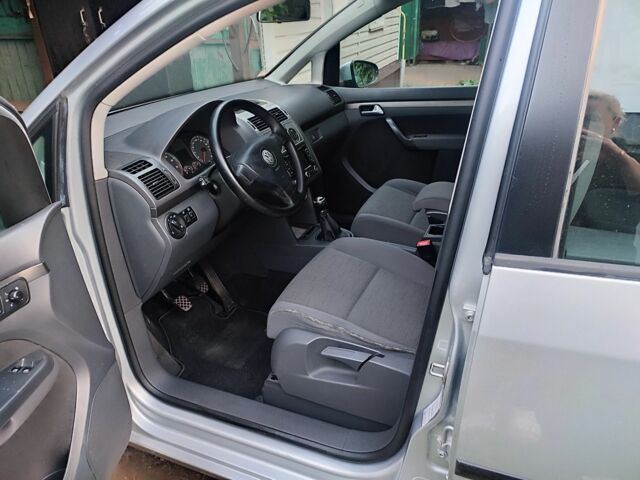 Серый Фольксваген Туран, объемом двигателя 1 л и пробегом 260 тыс. км за 7500 $, фото 3 на Automoto.ua