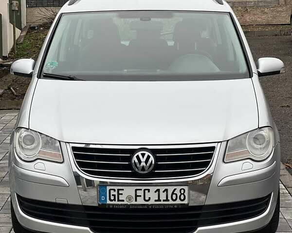 Серый Фольксваген Туран, объемом двигателя 1.6 л и пробегом 198 тыс. км за 8399 $, фото 19 на Automoto.ua