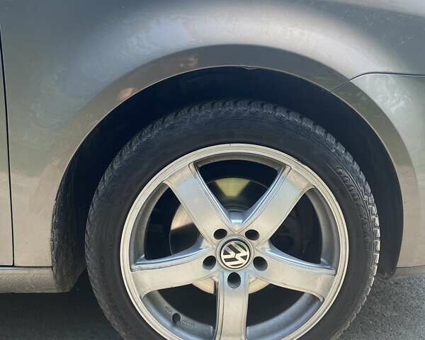 Серый Фольксваген Туран, объемом двигателя 1.6 л и пробегом 211 тыс. км за 9150 $, фото 12 на Automoto.ua